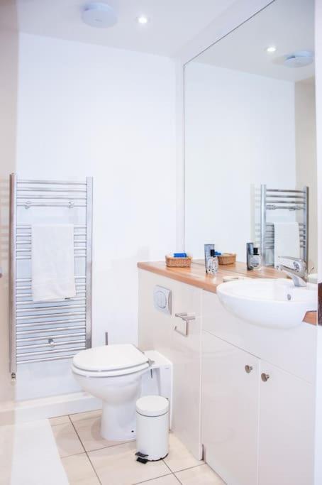 2 Bed 2 Bath Apartment With Canal View Dublin Ngoại thất bức ảnh